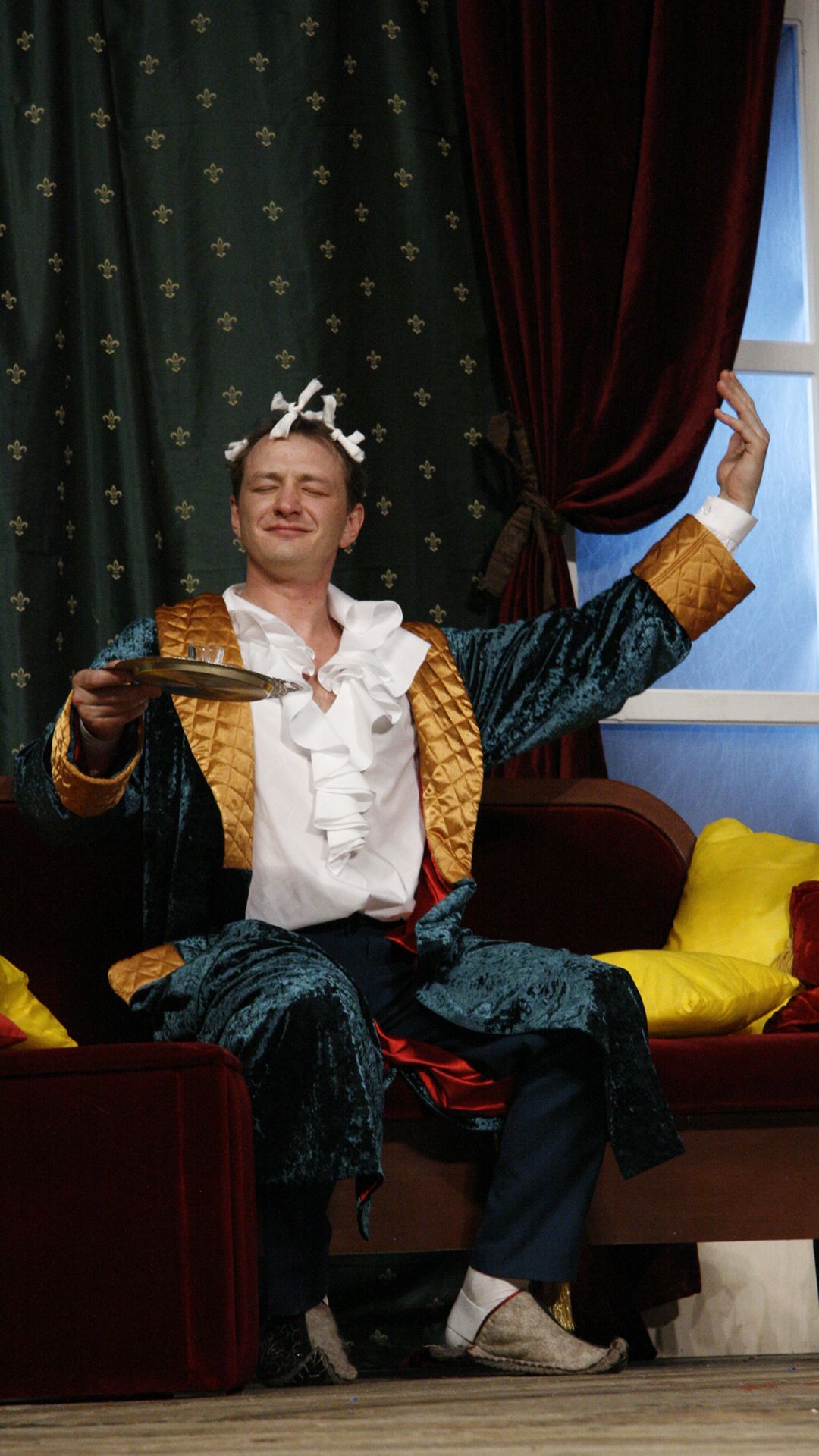 Жениться вам надо, барин!