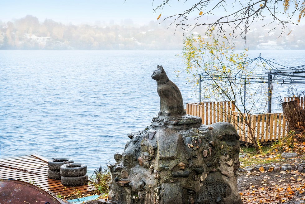 Памятник кошке