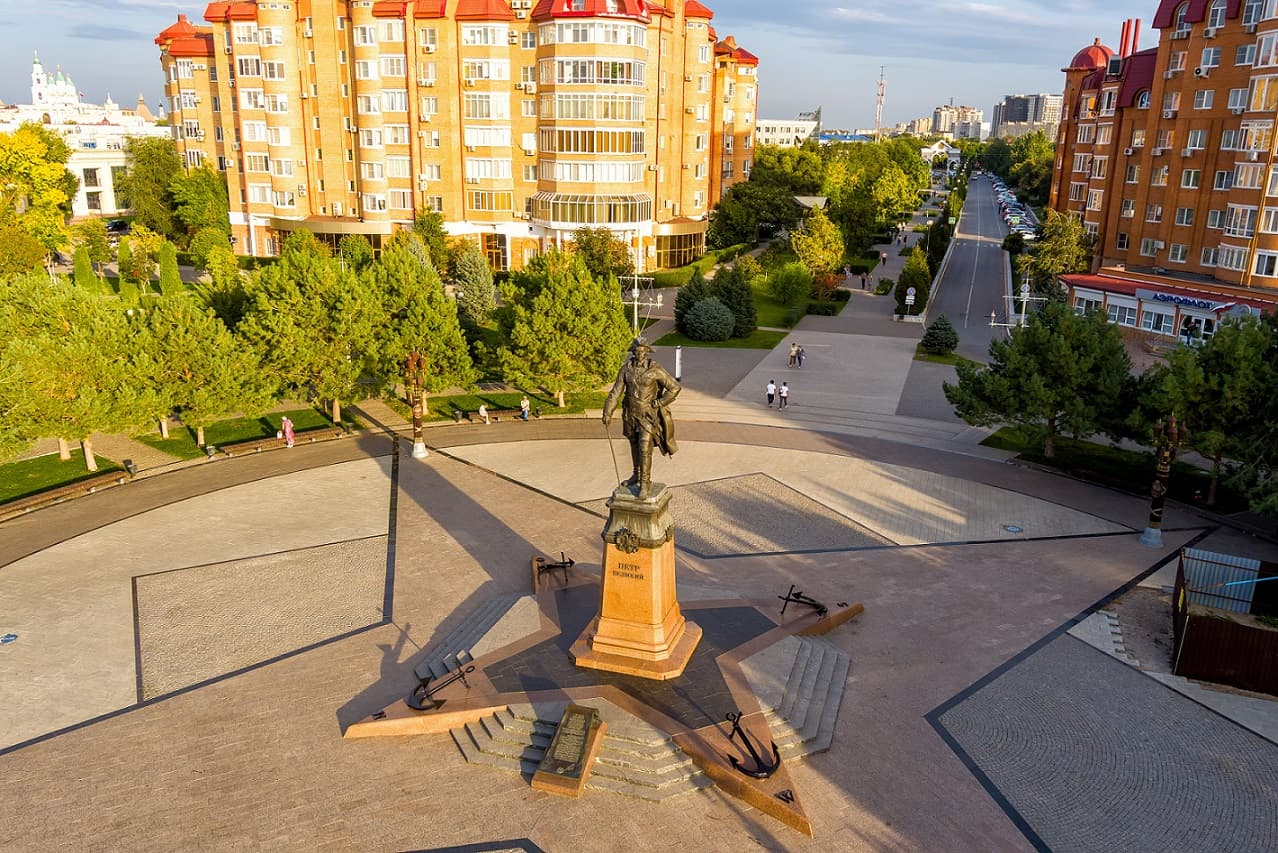 Памятник Петру Первому