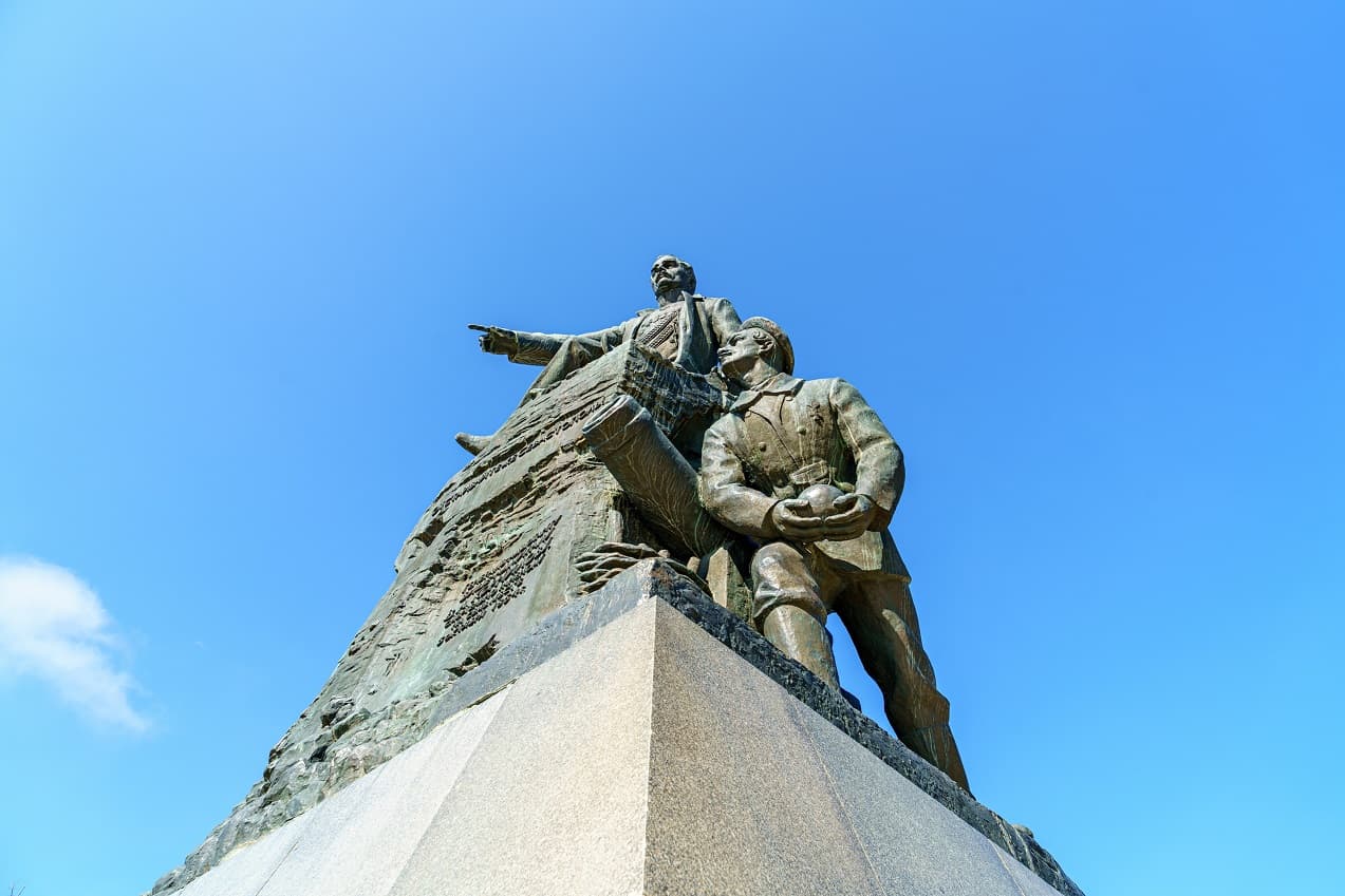 Памятник адмиралу В.А. Корнилову