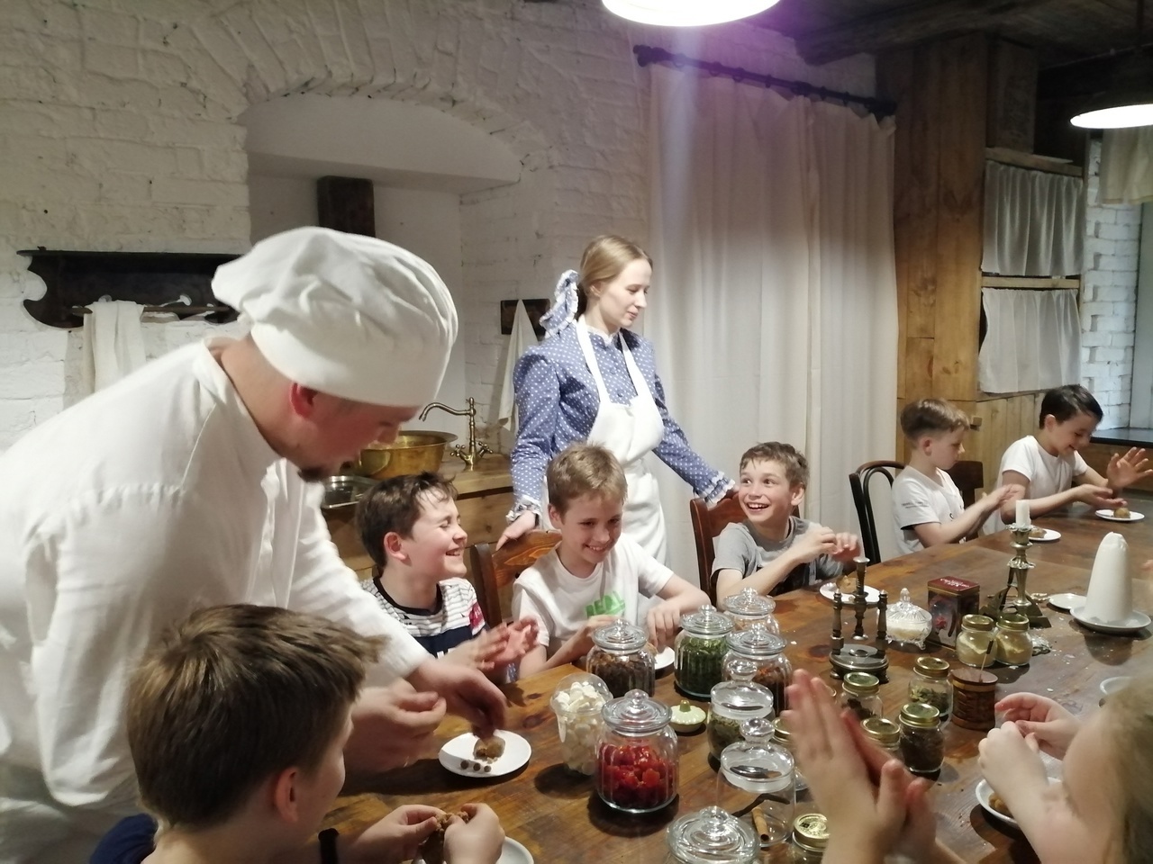 Угощение со смыслом у купцов Смысловых