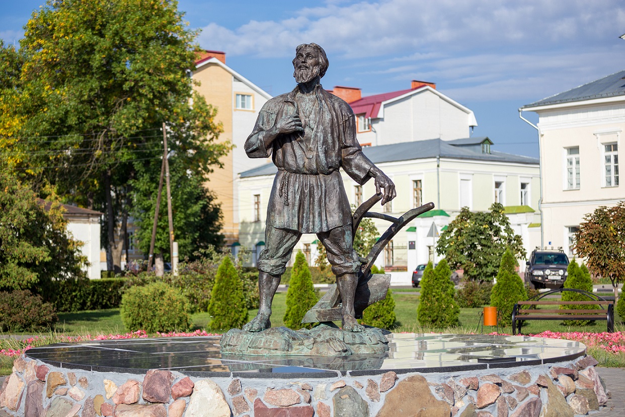 Памятник тамбовскому мужику