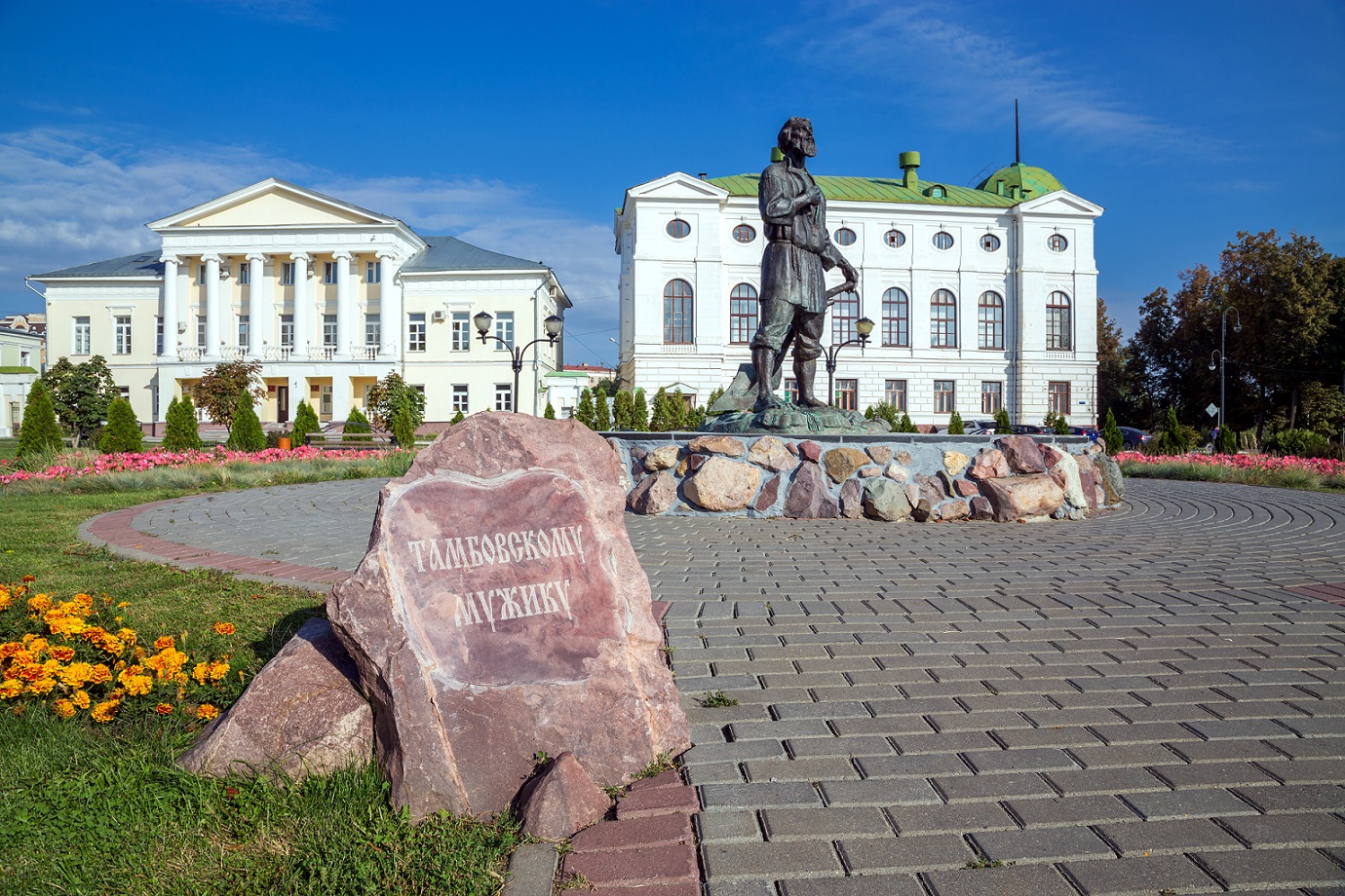 Памятник тамбовскому мужику
