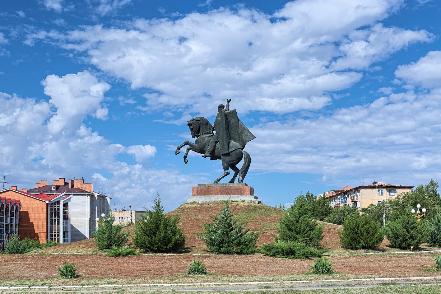 Памятник Оке Городовикову