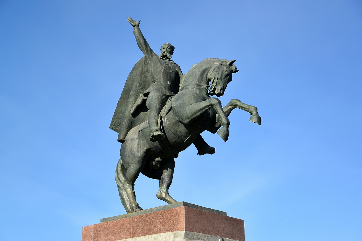 Памятник Оке Городовикову