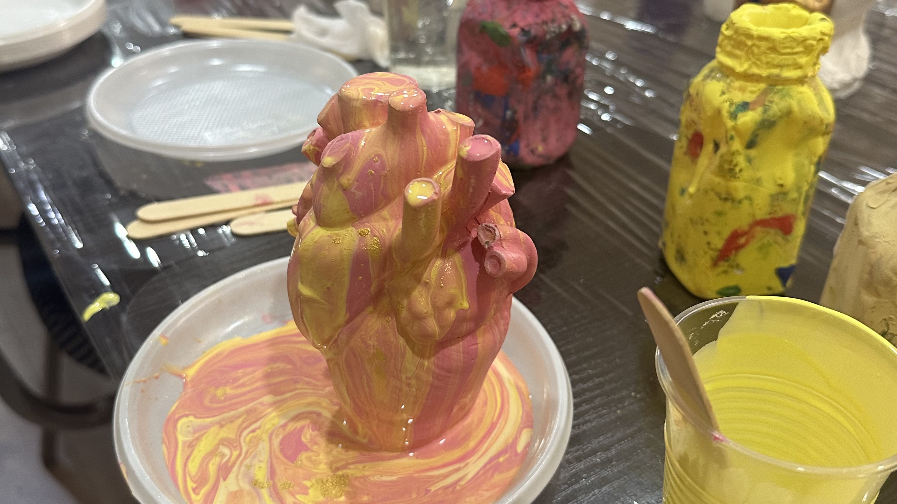 Роспись гипса в технике fluid art