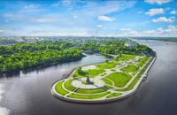 Волжская набережная и Стрелка