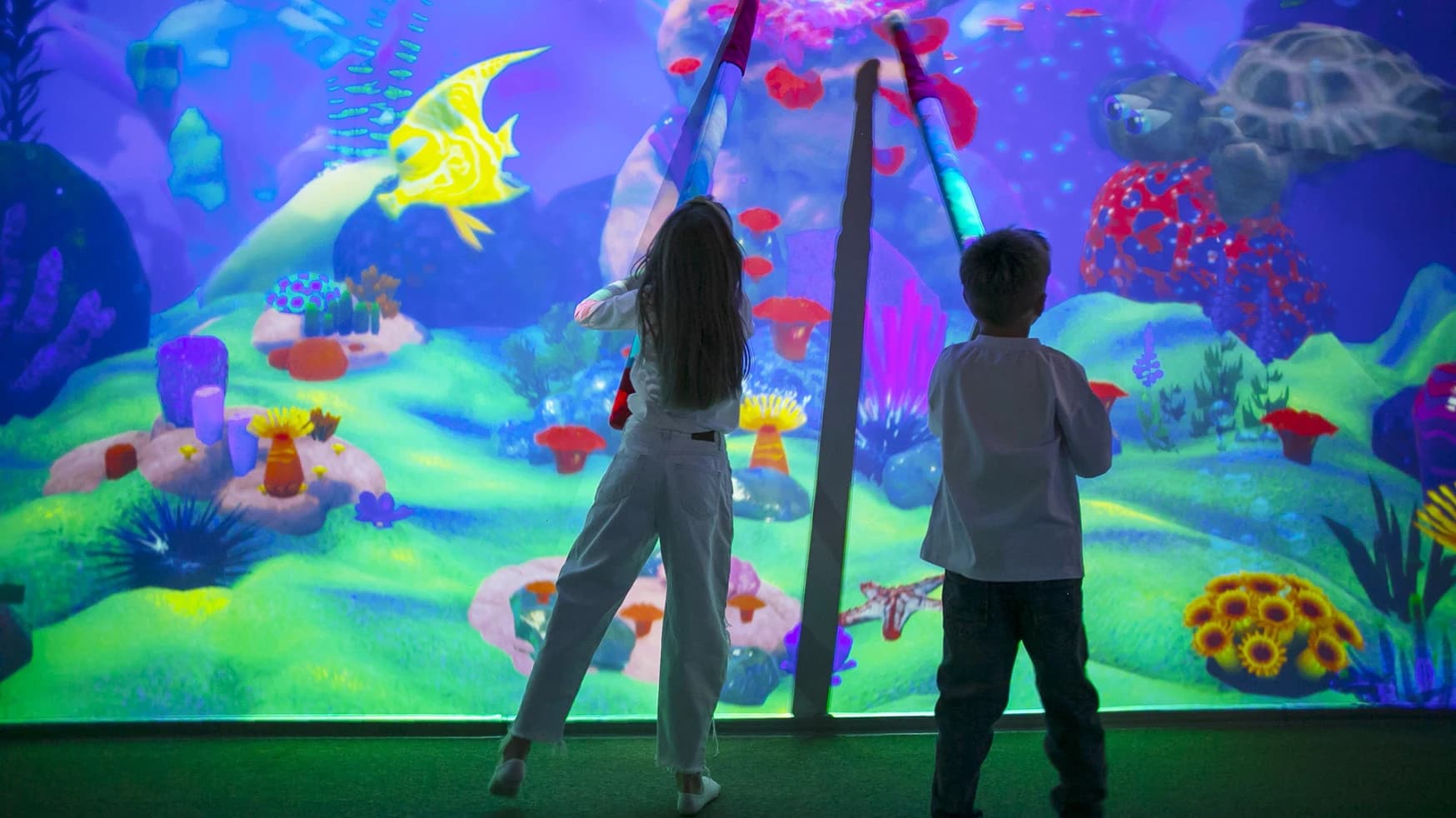 Мультимедийное путешествие в Hello Park