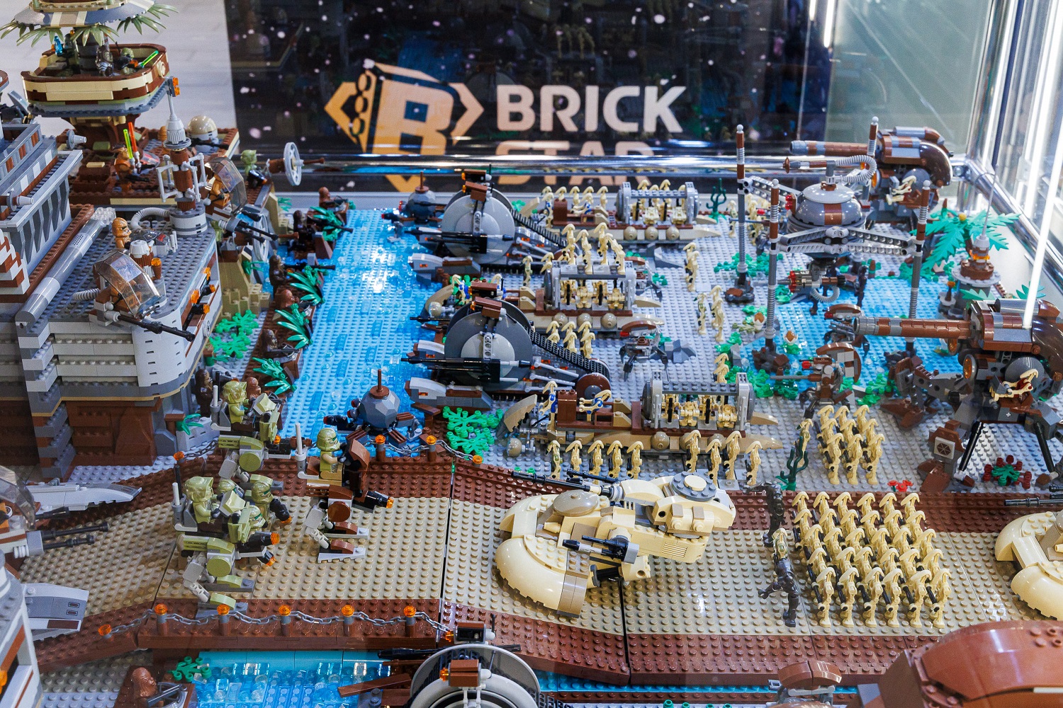 Пространство из лего Brick Star Land