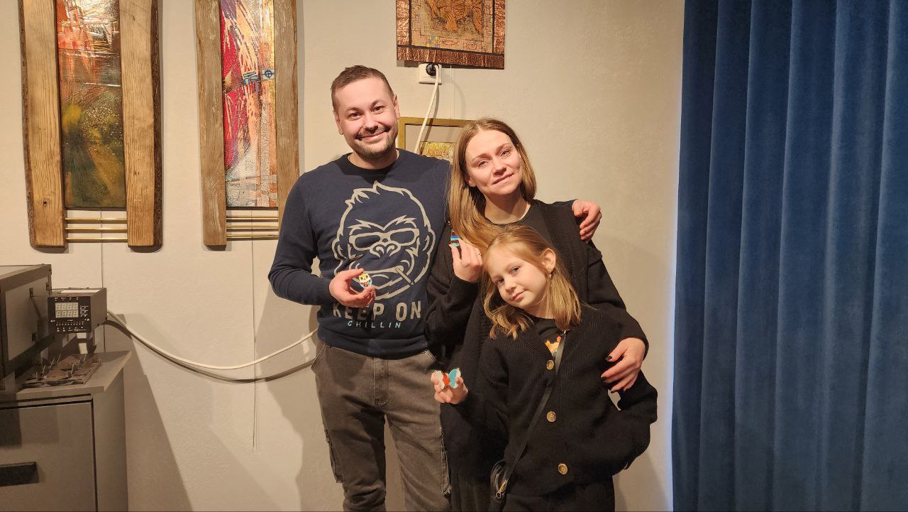Мастер-класс по росписи кулона в технике «горячая эмаль»