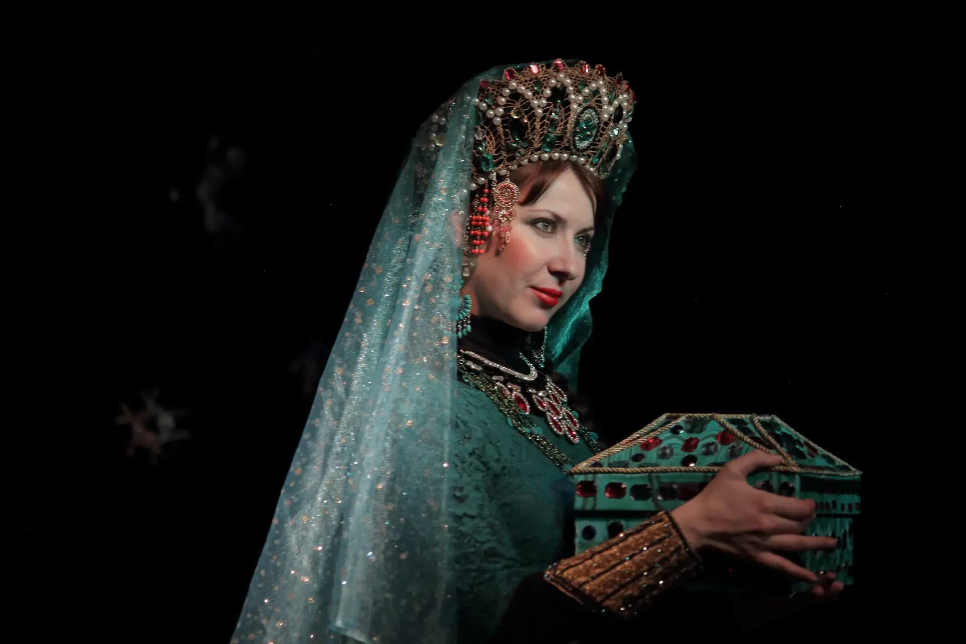 Малахитовая шкатулка