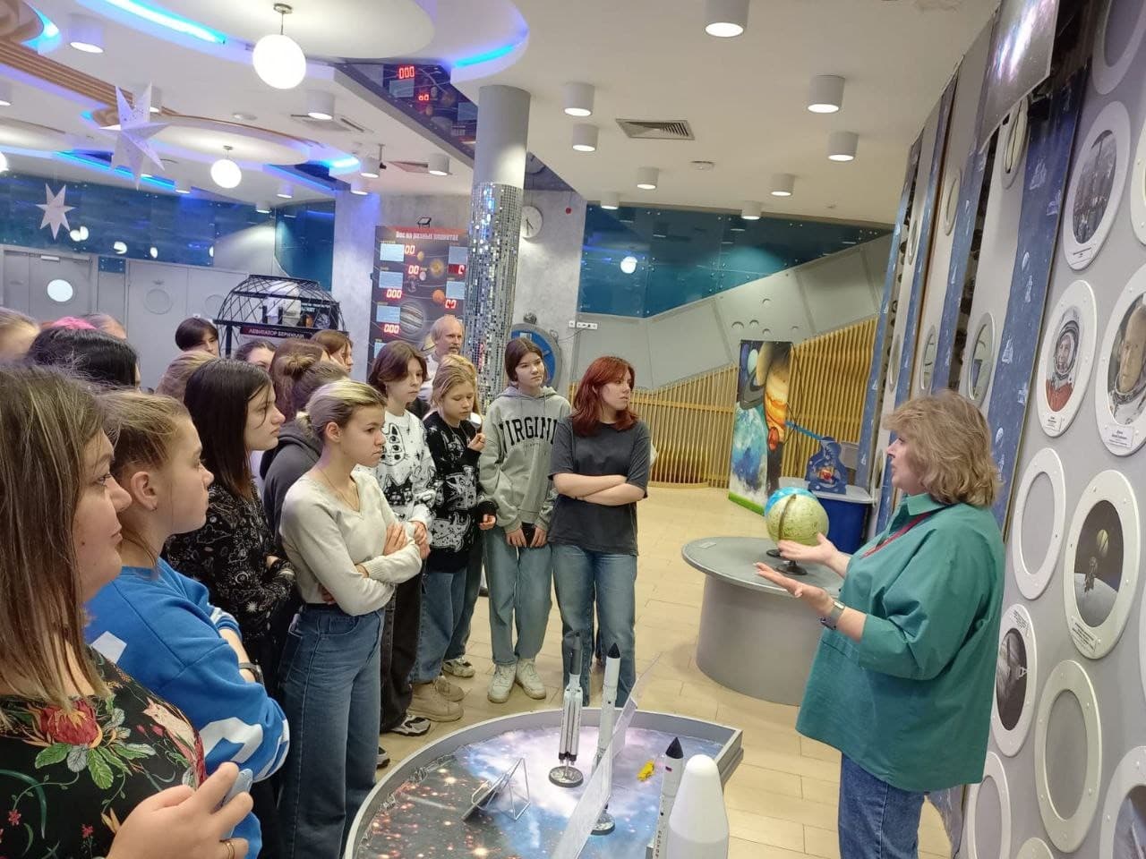 Фильм «Такеру! А ты знаешь, почему бывает день и ночь?» и лекция «Парад планет»