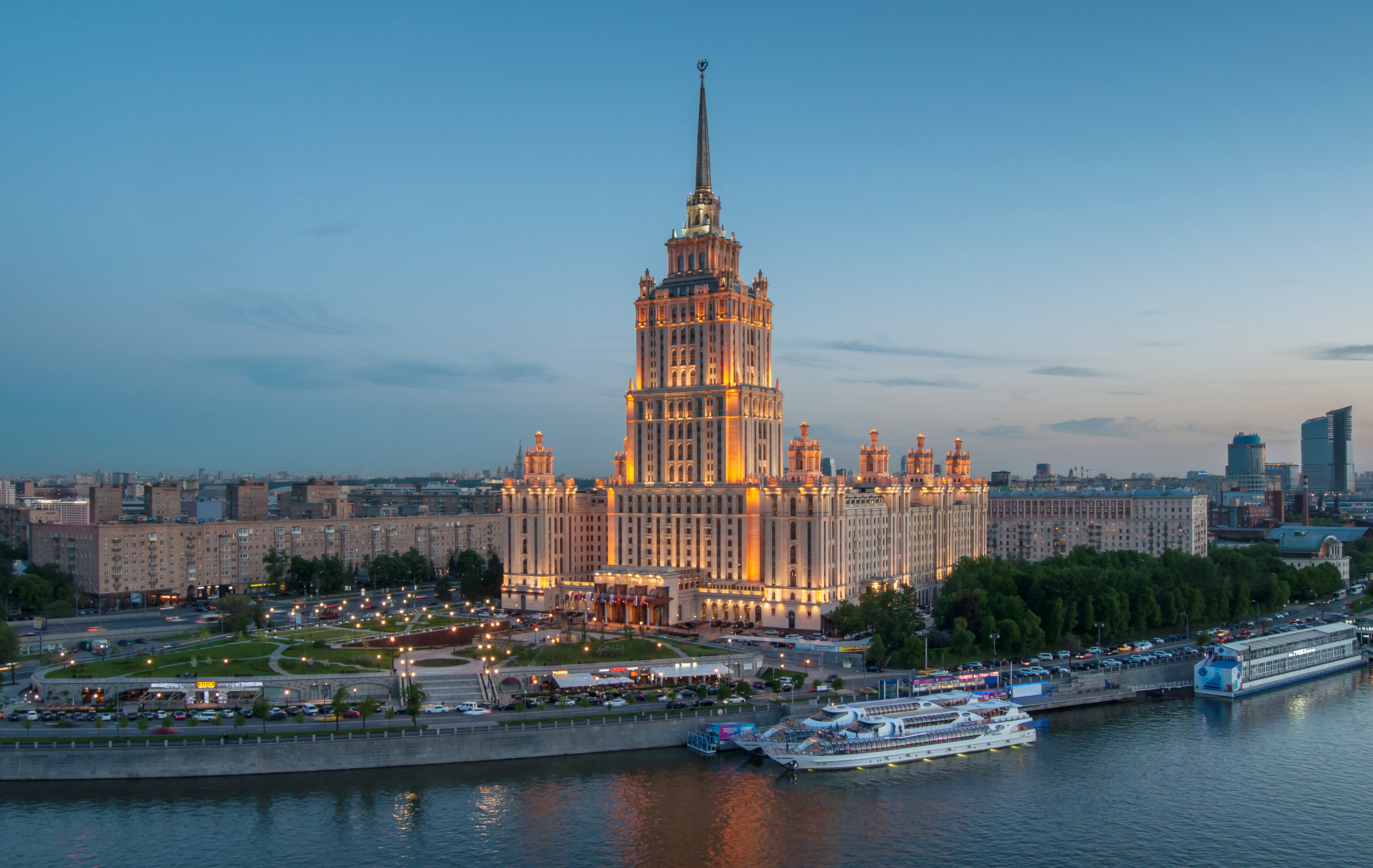 Речные прогулки от флотилии «Рэдиссон Ройал» по Москве-реке