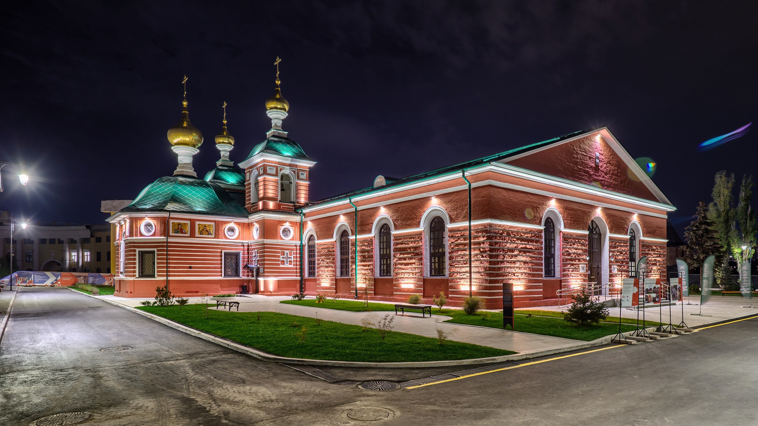 Выставка «Собор святых: Три века деревянной храмовой скульптуры Нижегородского края»