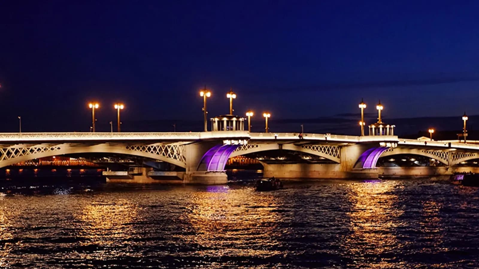 Ленинградский рок под разводными мостами - двойной юбилей на Неве!