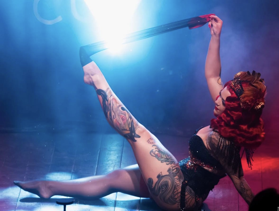 Бурлеск-шоу / Ladies of Burlesque. Halloween Edition
