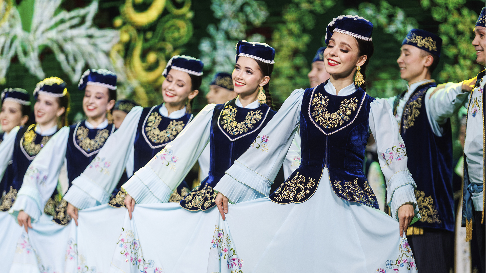 Государственный ансамбль песни и танца РТ