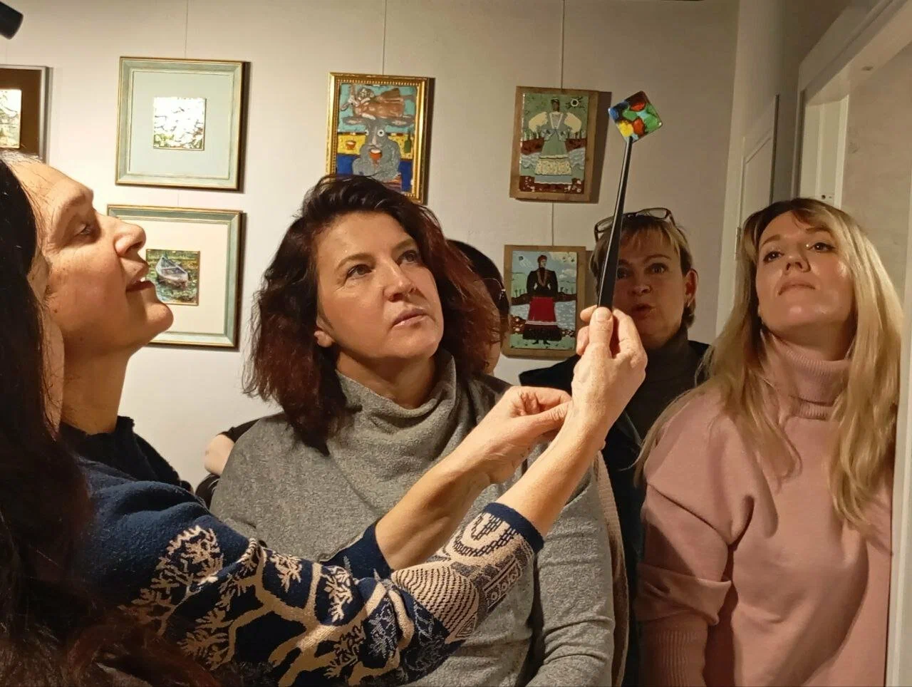 Мастер-класс по росписи кулона в технике «горячая эмаль»