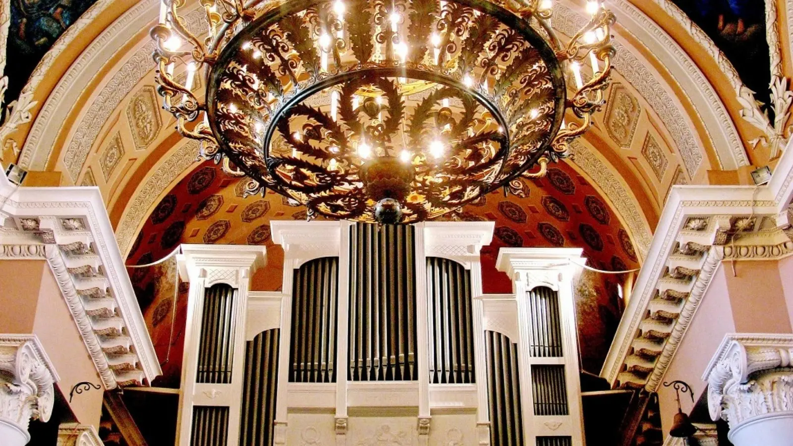 Орган и саксофон при свечах: Италия через Атлантику