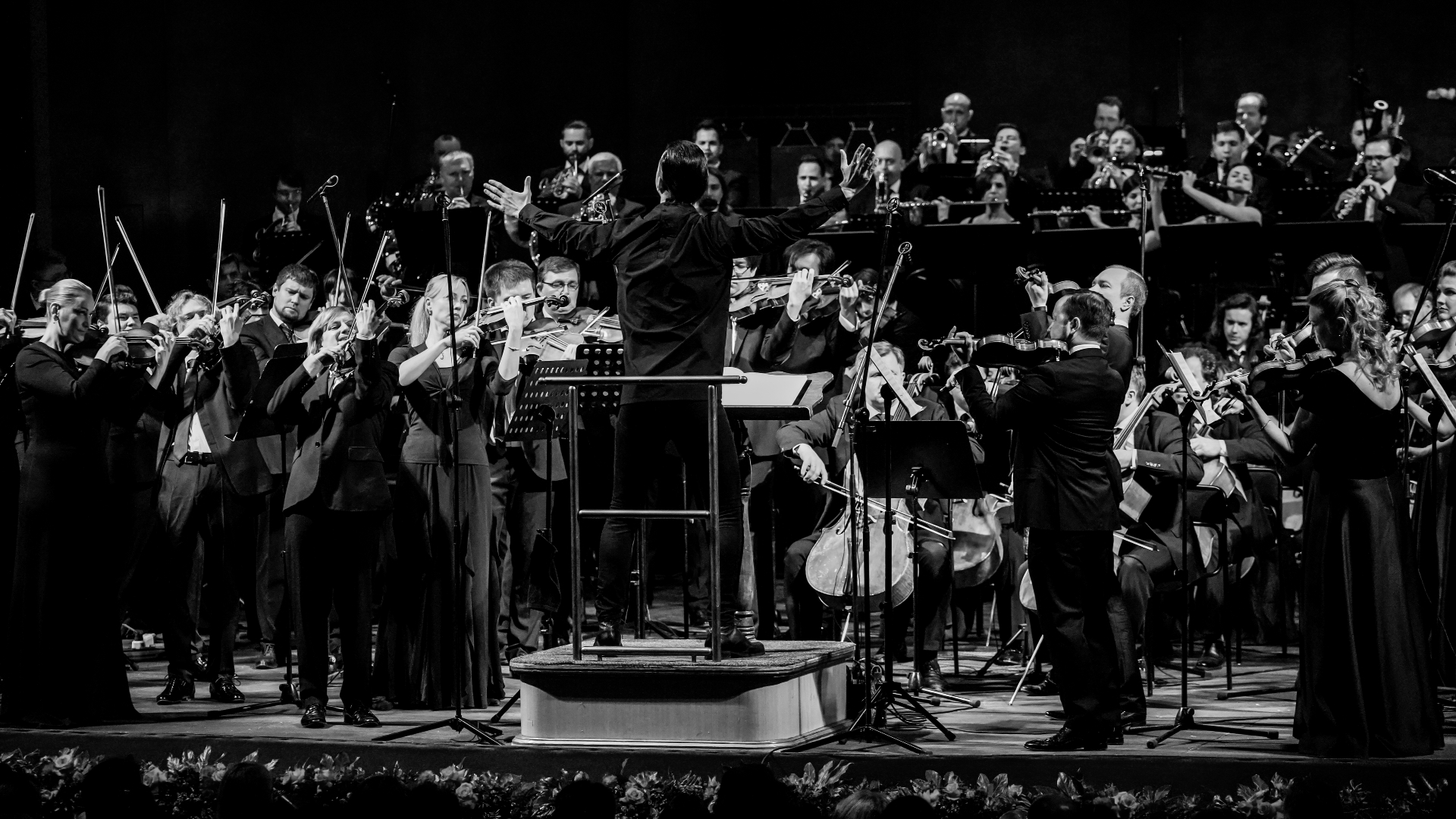 Теодор Курентзис. Симфонический оркестр musicAeterna