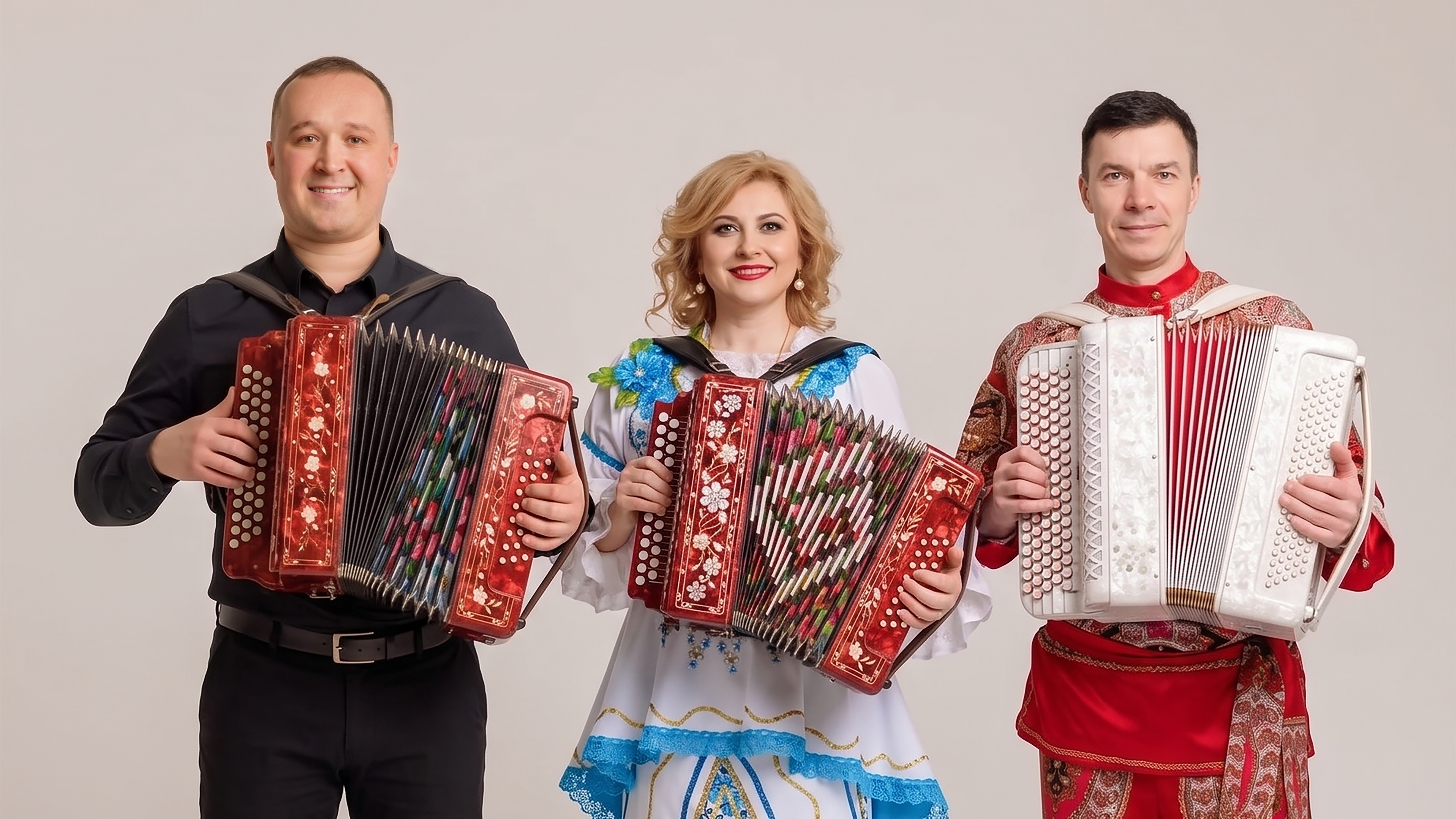 Играй, гармонь! Звени, балалайка!