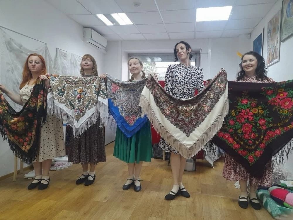 Девчата