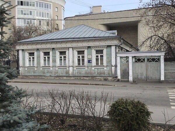 Три горы, два храма, одна фабрика
