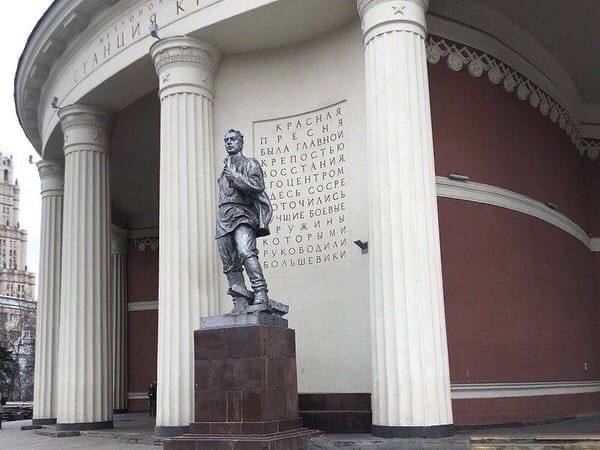 Три горы, два храма, одна фабрика