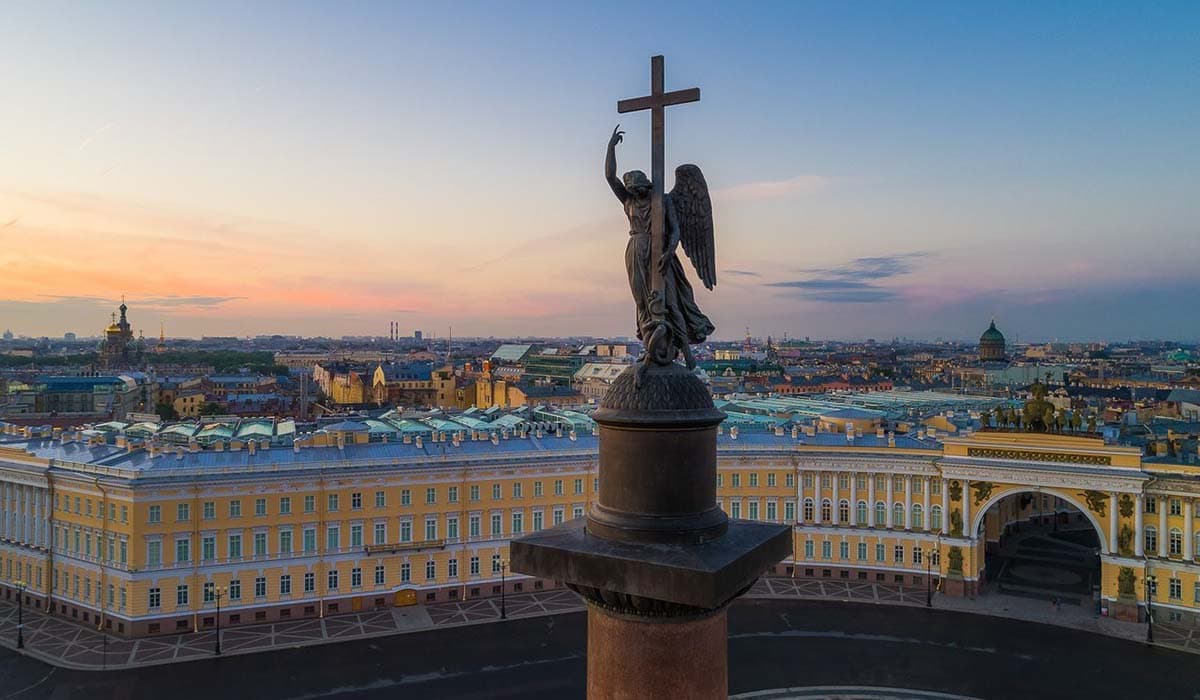 Четвероногие и 
мифические обитатели Петербурга