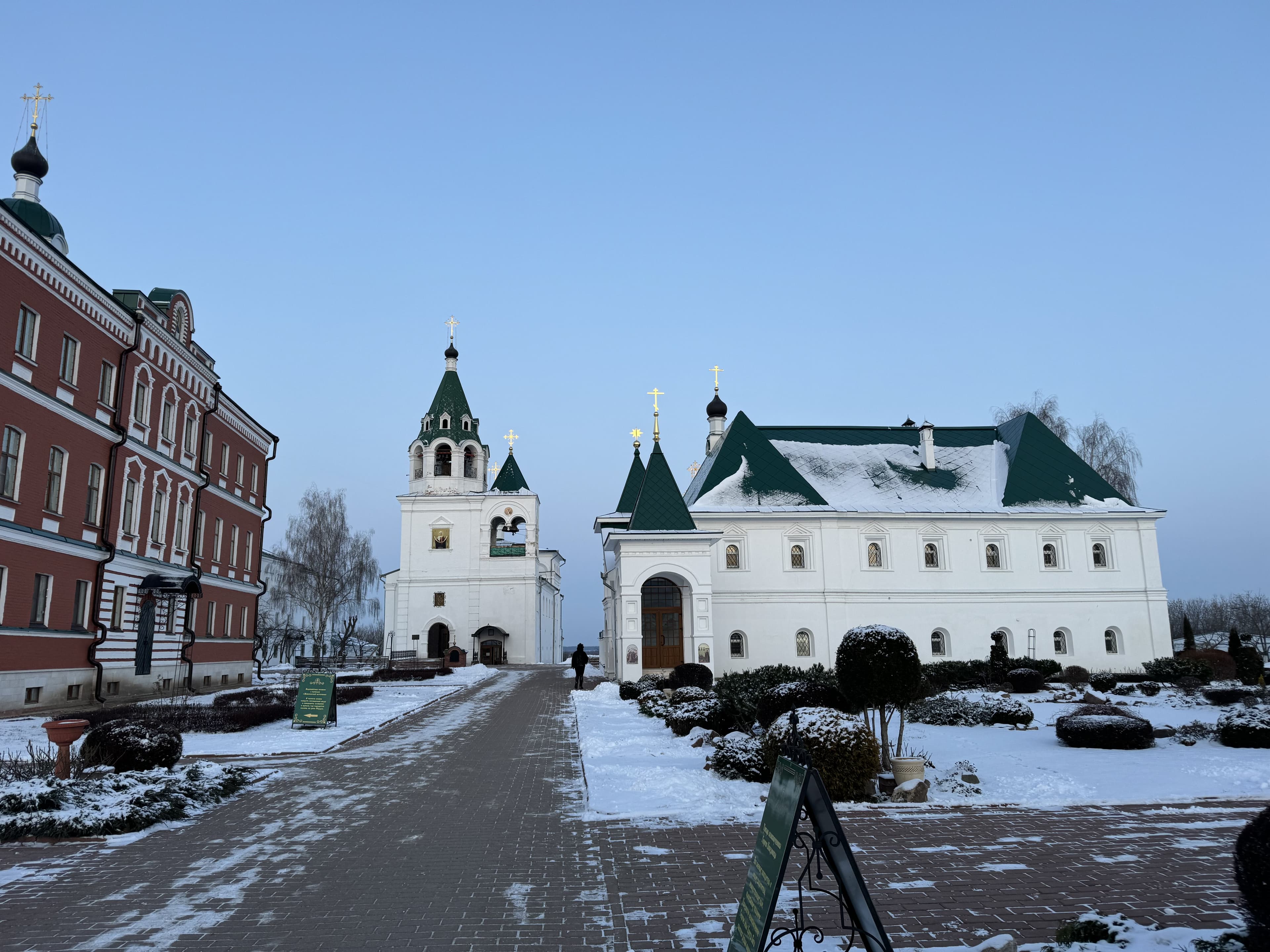 Прогулки по Спасо-Преображенскому монастырю