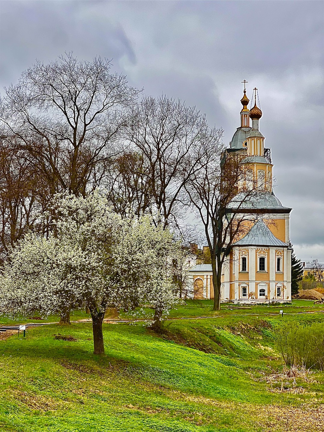 Через века по древнему Угличу
