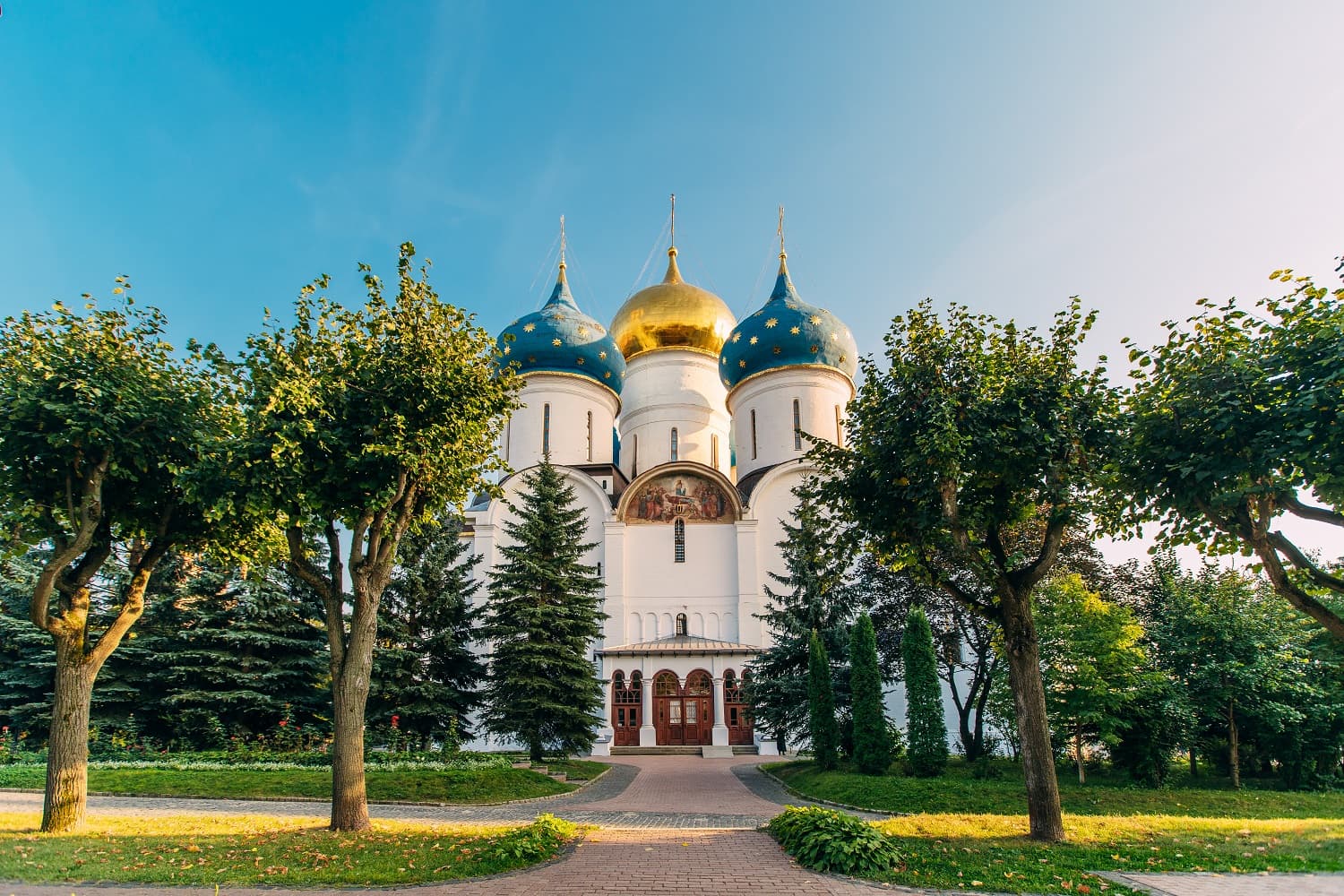 Сергиев Посад. Возле стен монастырских.