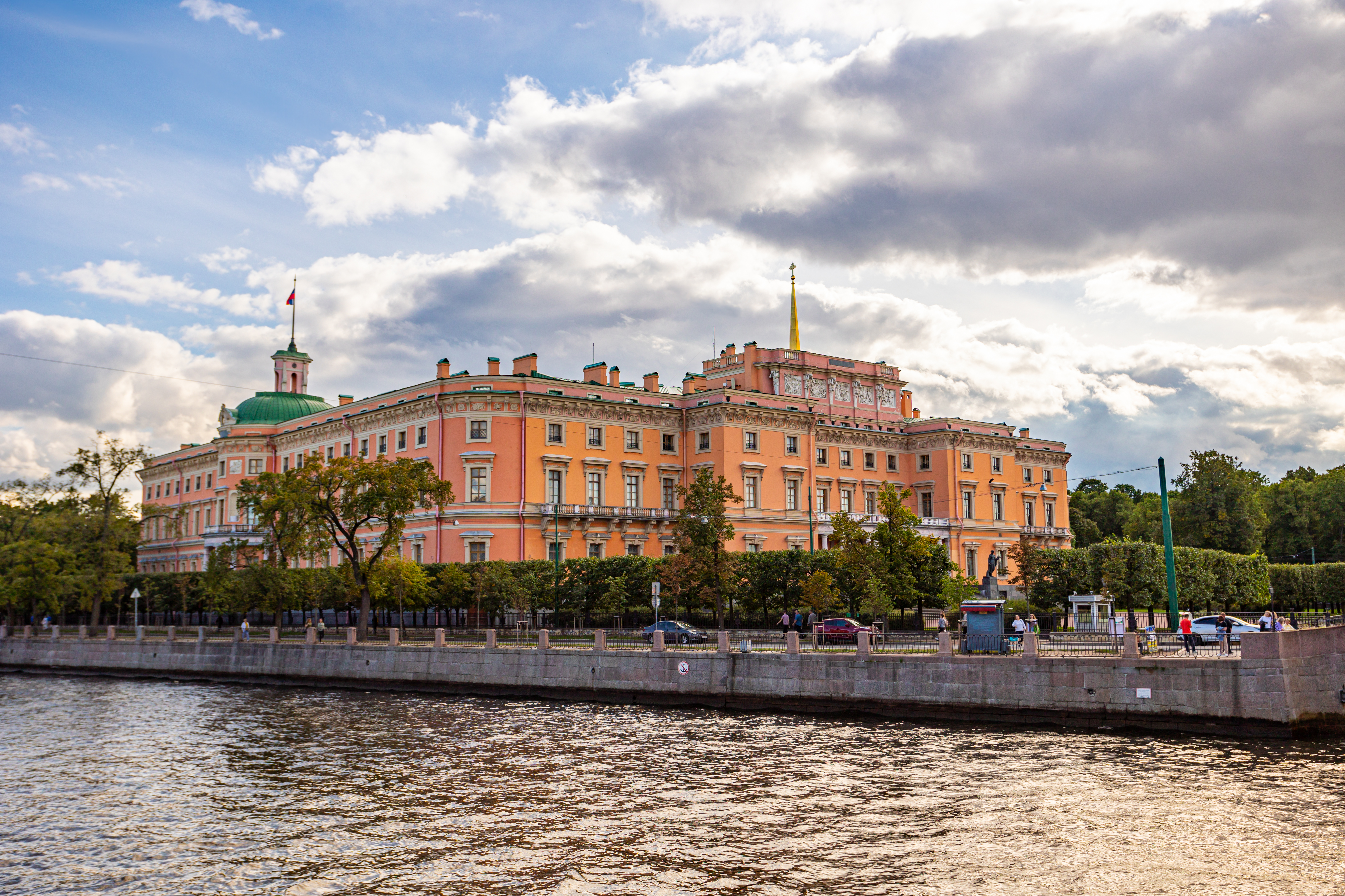 Первое знакомство с Санкт-Петербургом — обзорная по центру города