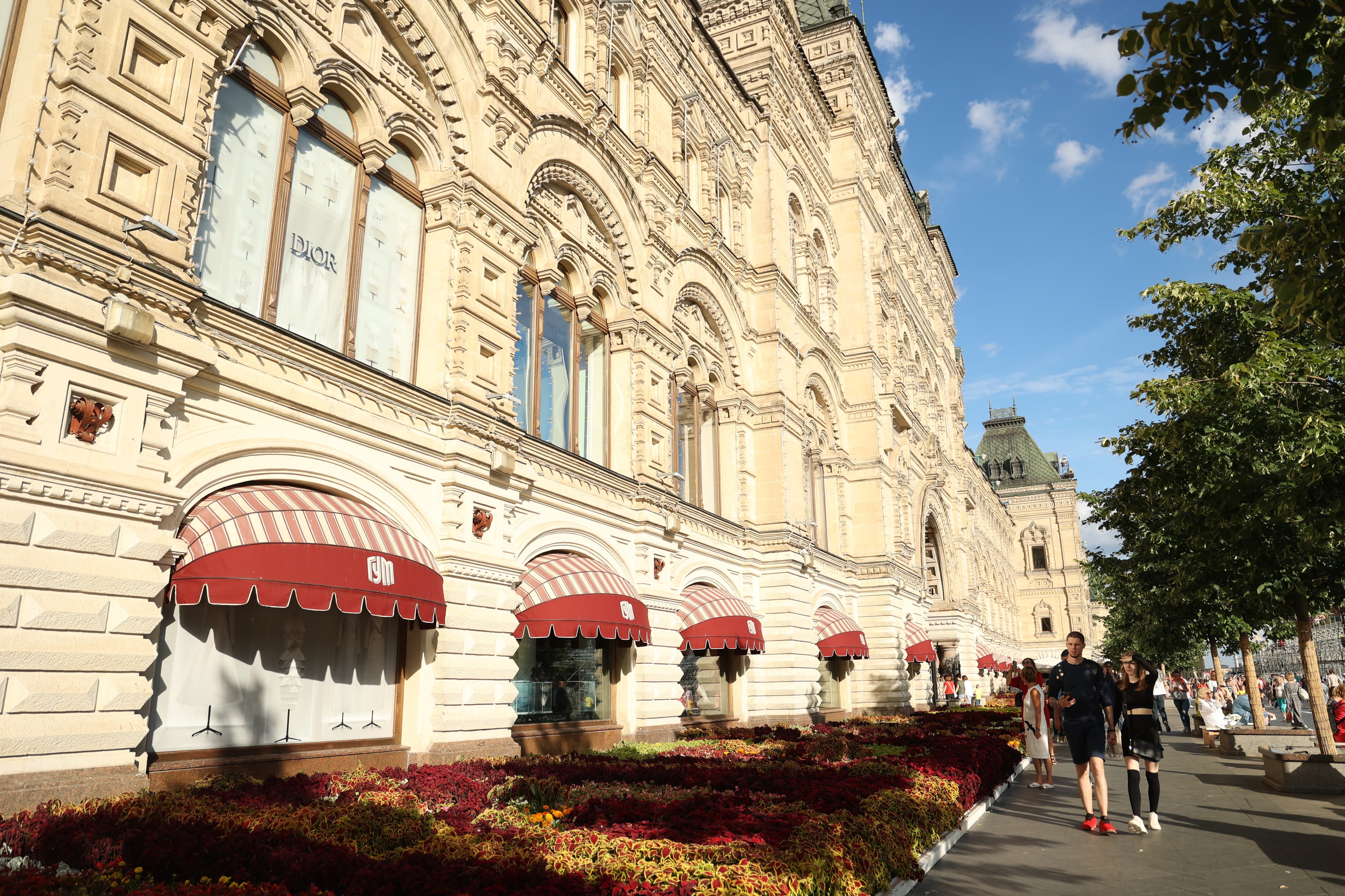 Сердце Москвы: от древних стен Кремля до парящего моста в парке «Зарядье»