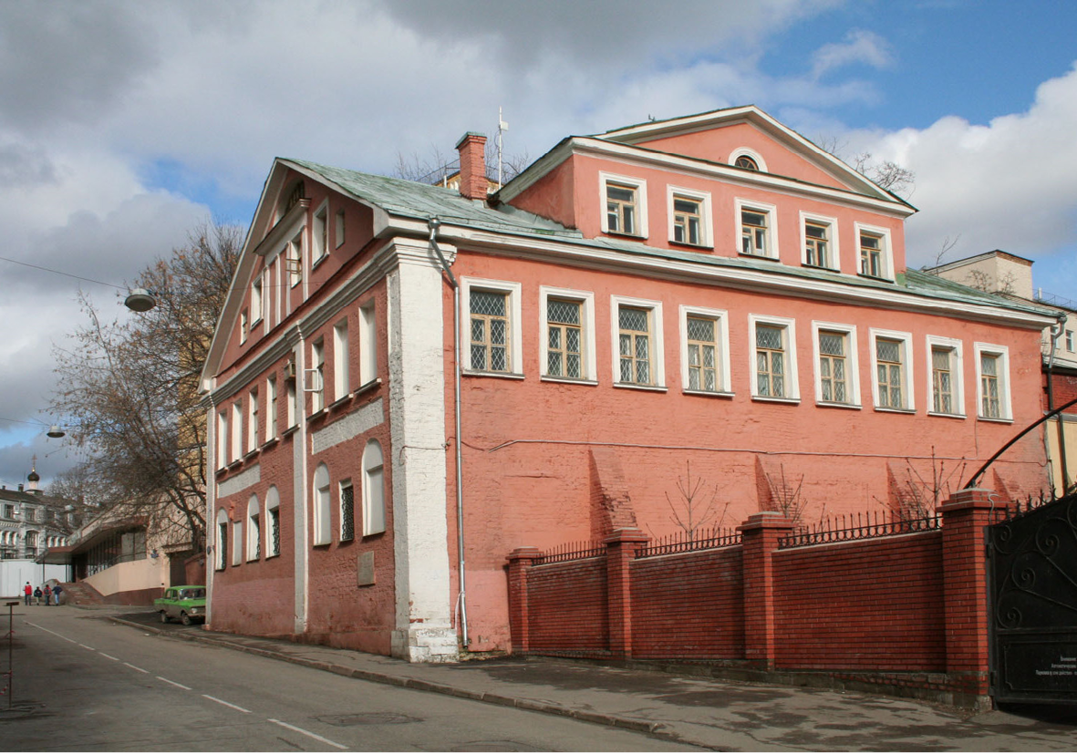 Чистопрудный и Покровский бульвары и окрестности