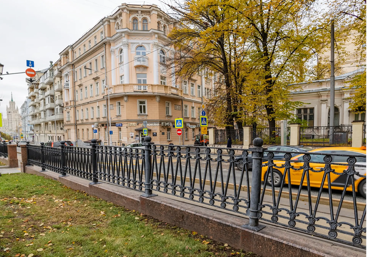Чистопрудный и Покровский бульвары и окрестности