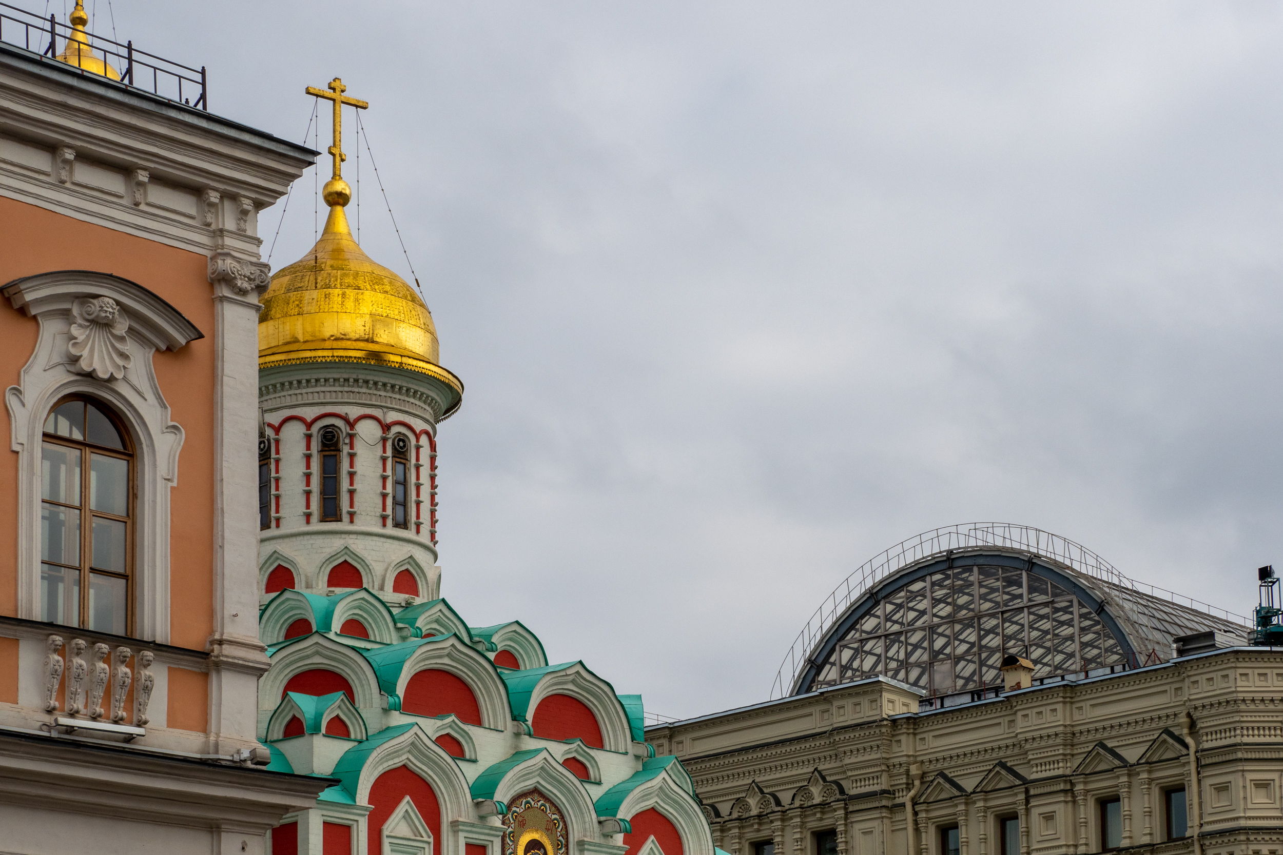 Никольская: причудливый узор времен
