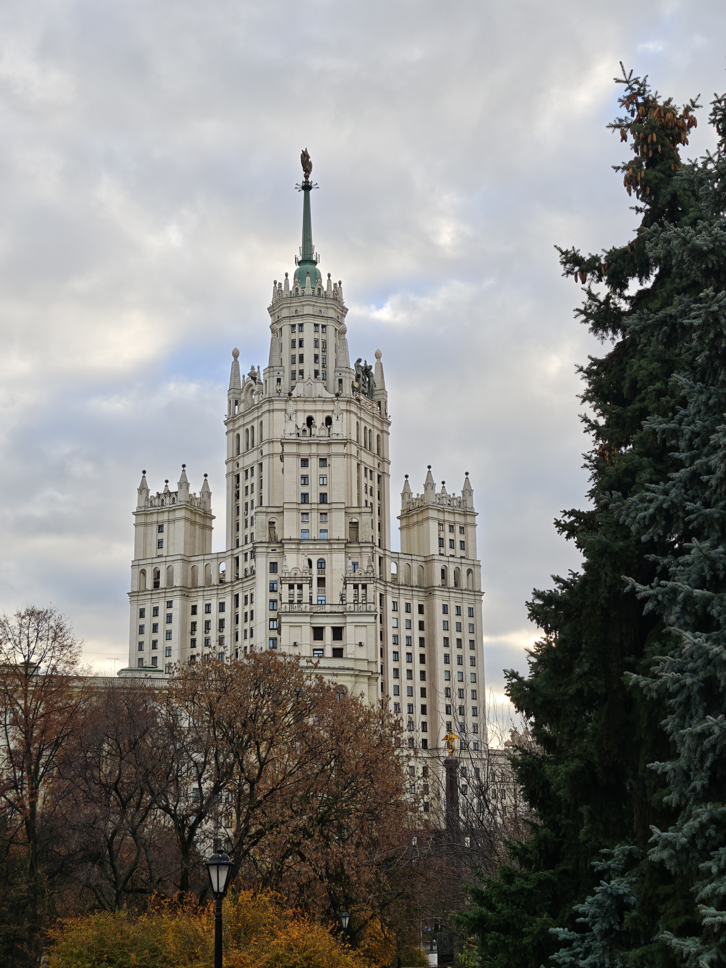 Сталинские высотки Москвы — мифы и реальность