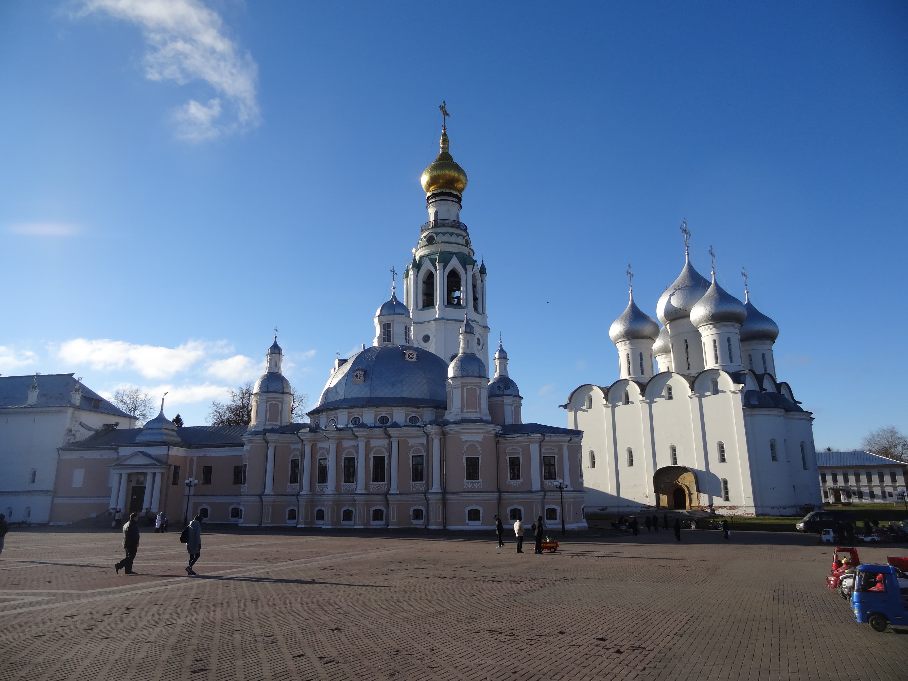 Давай, дружок, по Вологде кружок!