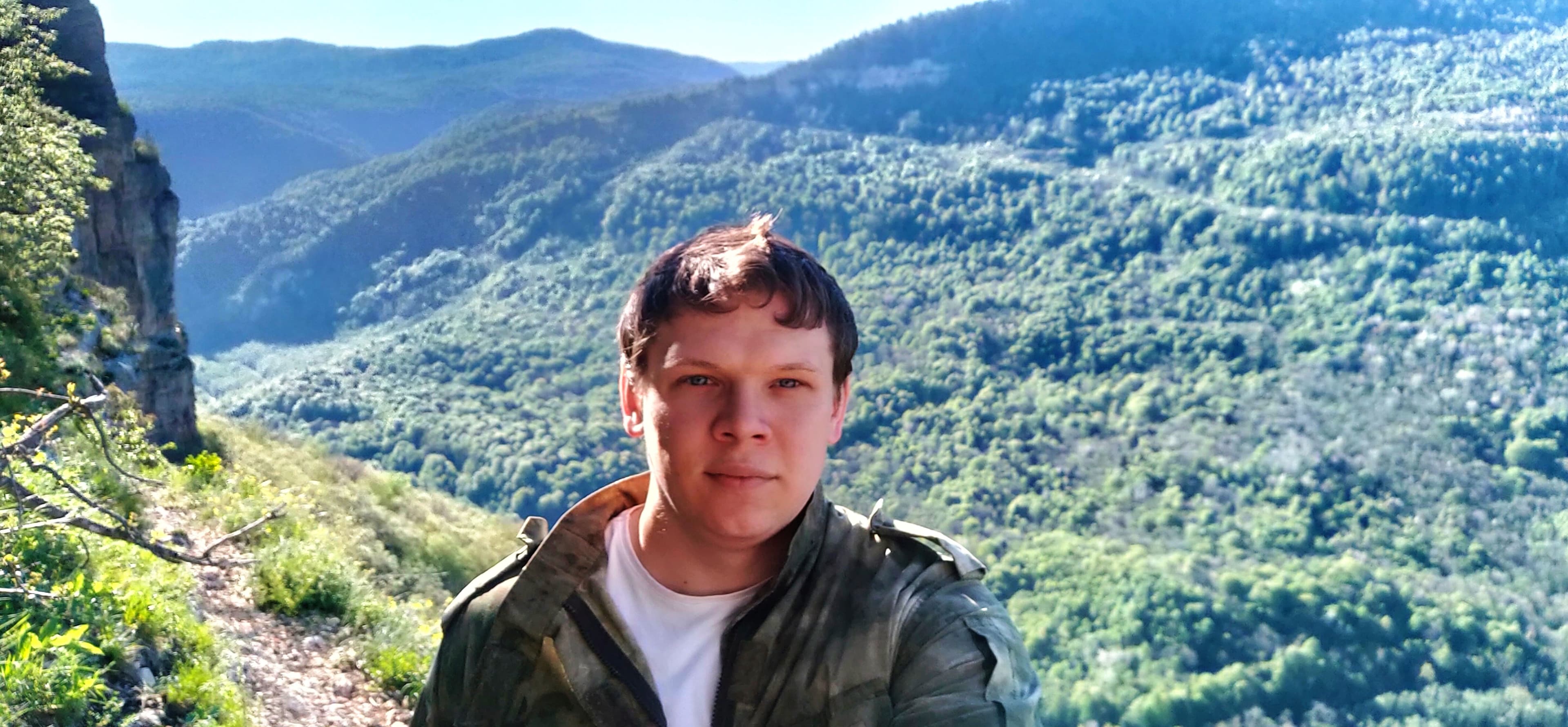 Живи настоящим: Орлиная Полка и глоток свежести от водопада