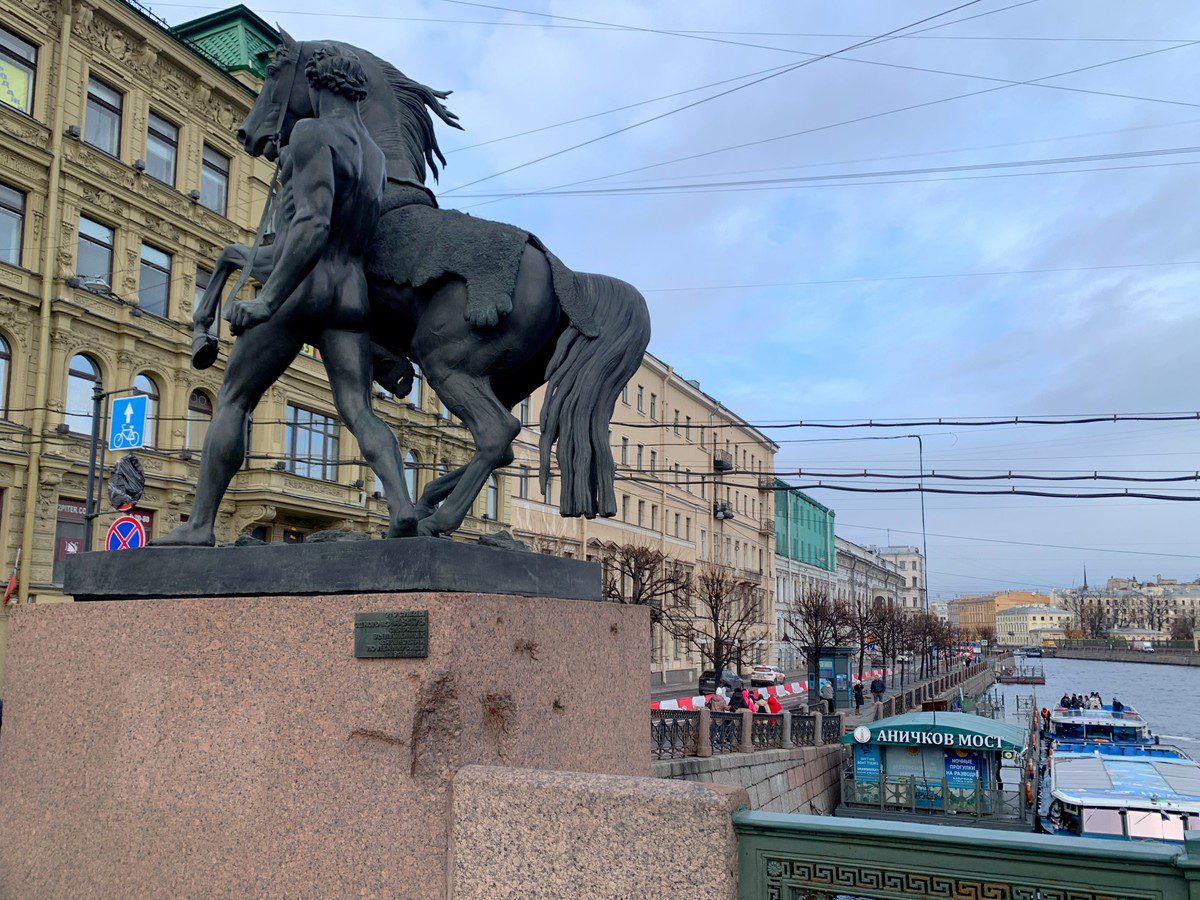 Экскурсия по мемориальным местам блокадного Ленинграда и посещение Пискаревского мемориального кладбища