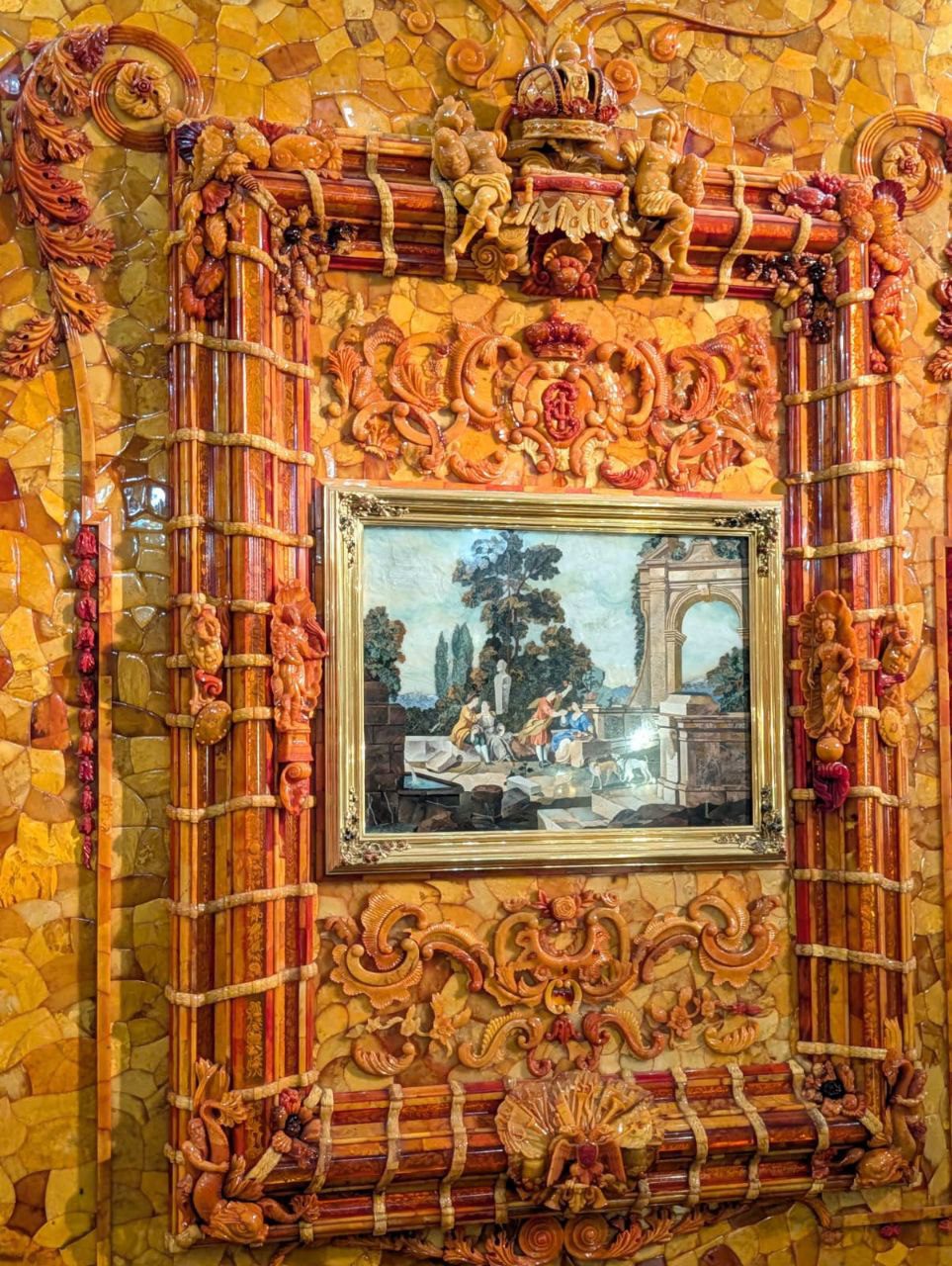 Экскурсия в Екатерининский дворец и Нижний парк Петергофа