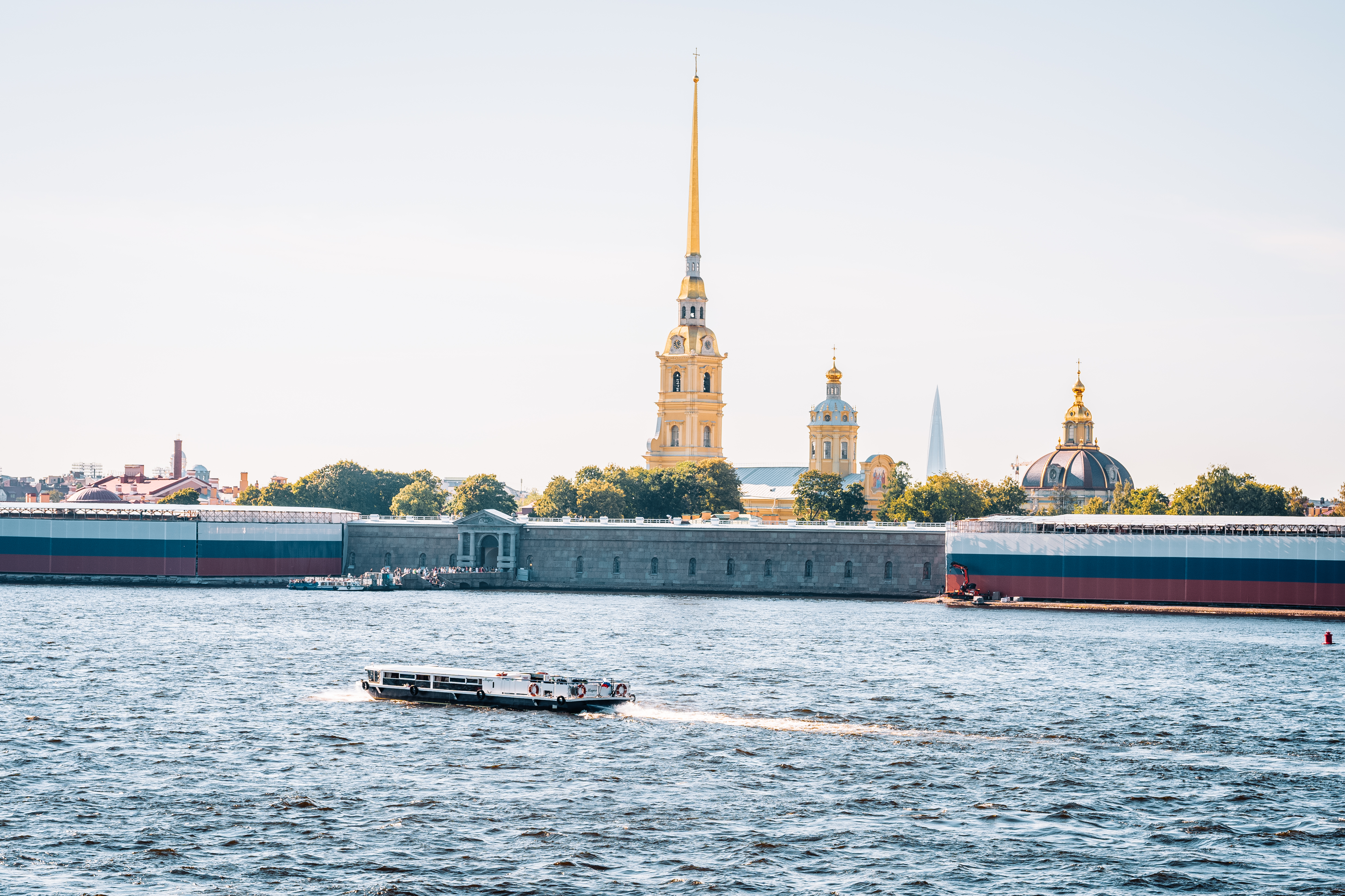 Автомобильная обзорная экскурсия по Санкт-Петербургу с посещением Эрмитажа