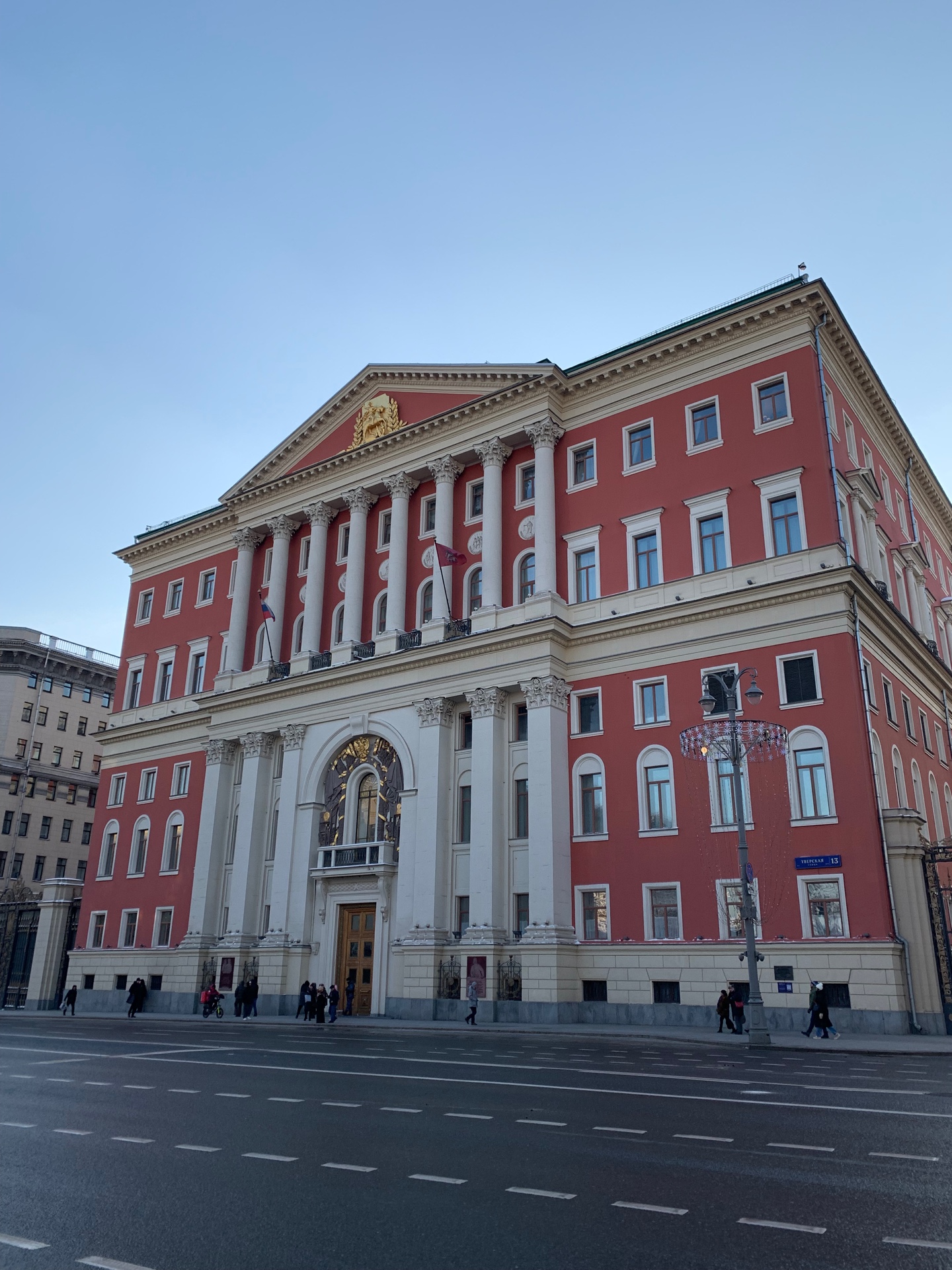 Как передвигали дома на Тверской