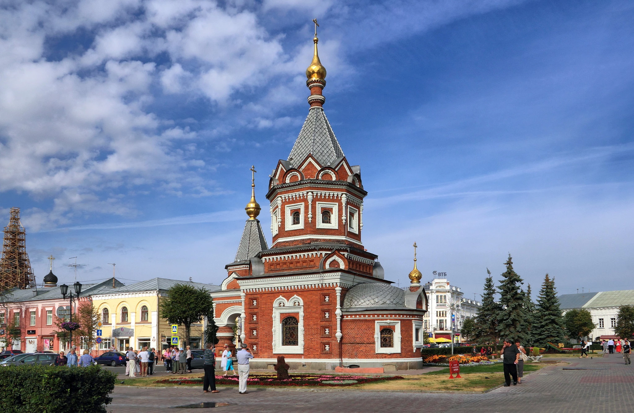 Автомобильно-пешеходная экскурсия «Каменные сказы Ярославля» 
