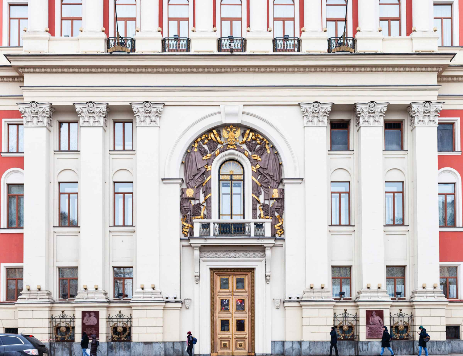 Почему у Москвы крыша поехала
