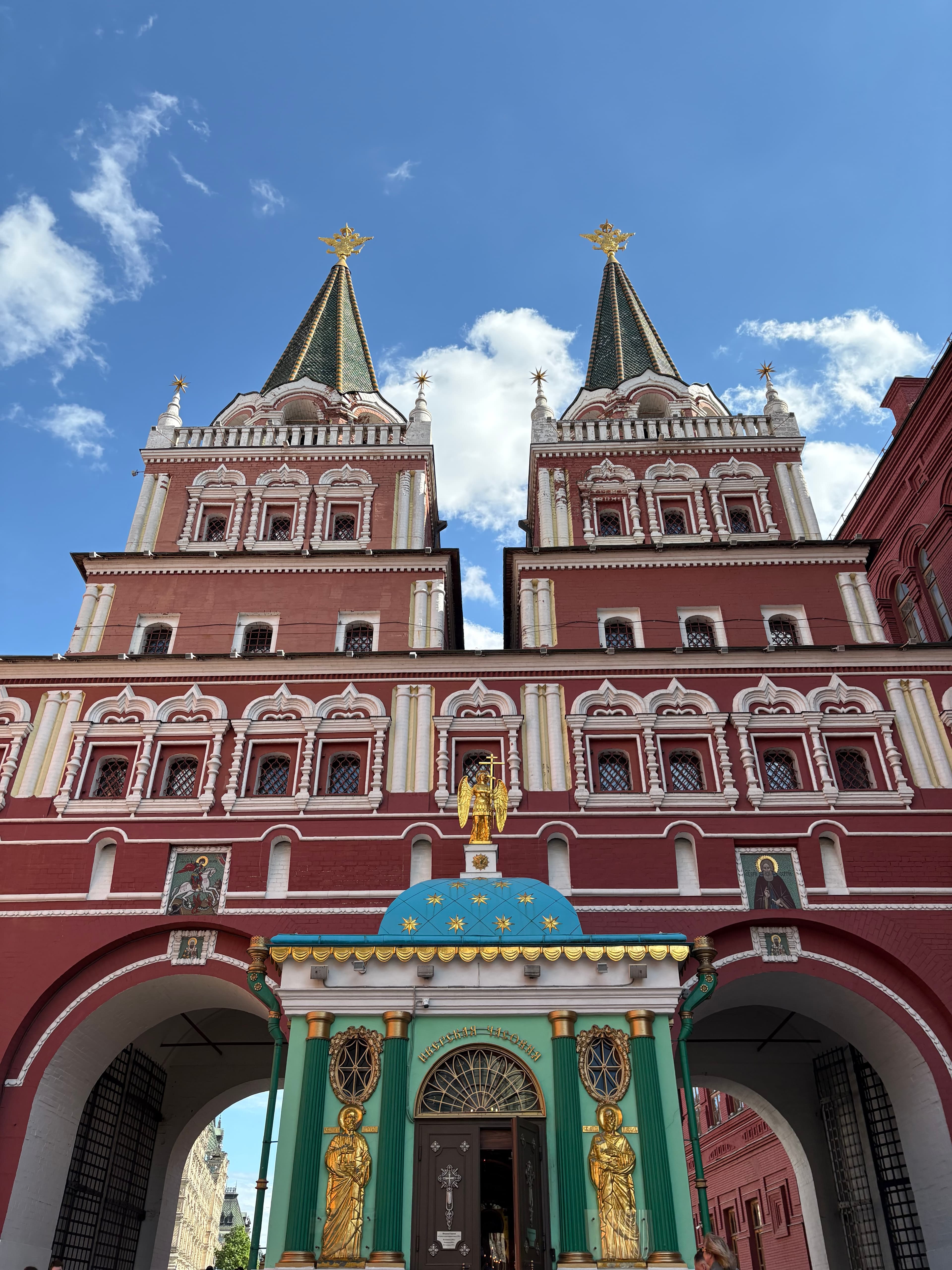 Архитектурный ансамбль Красной площади и Александровский сад: каменная летопись истории России и застывшая музыка ее души
