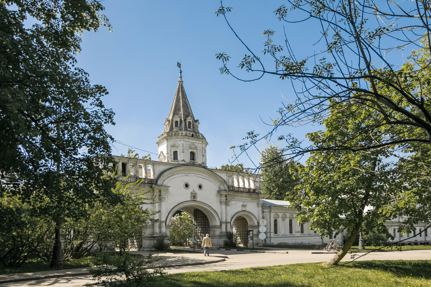 Петр I и его окружение. Миниатюры из жизни царской семьи