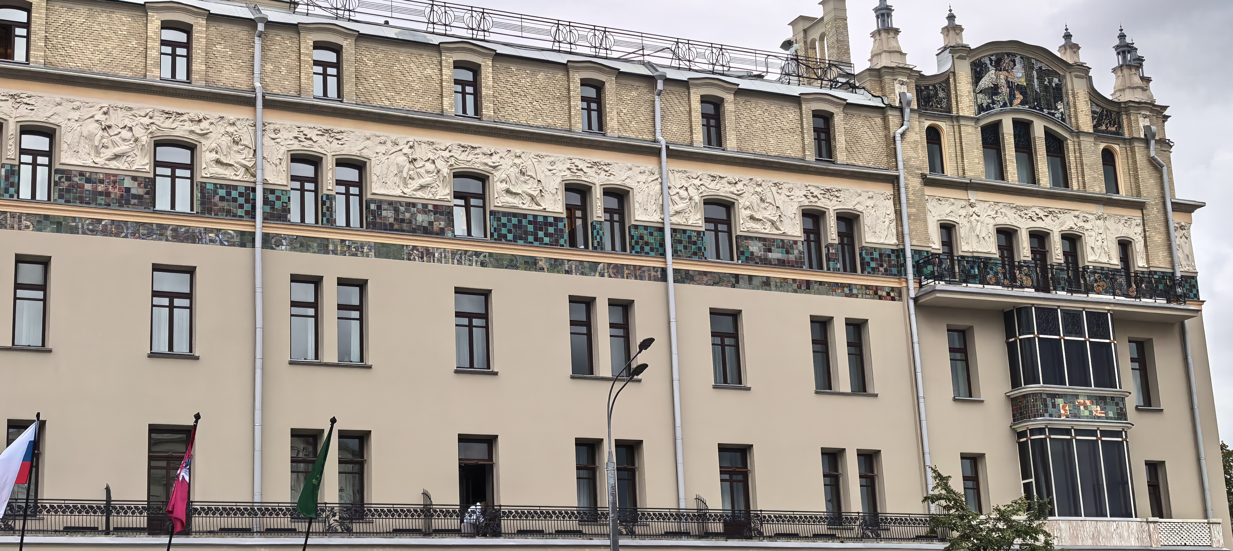 Главные символы столицы: Красная площадь и Большой театр