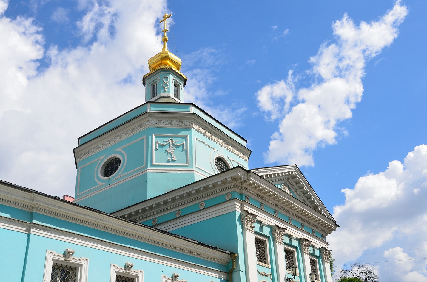 Экскурсия по Храму Живоначальной Троицы в Серебряниках